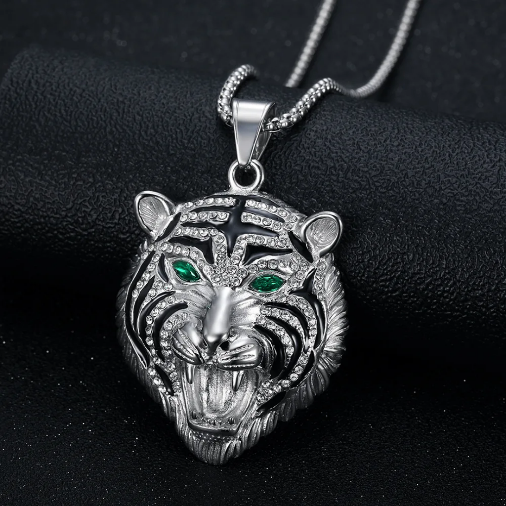 1067 Rhinestone Tiger Head Pendant – Silver-Tone Stainless Steel