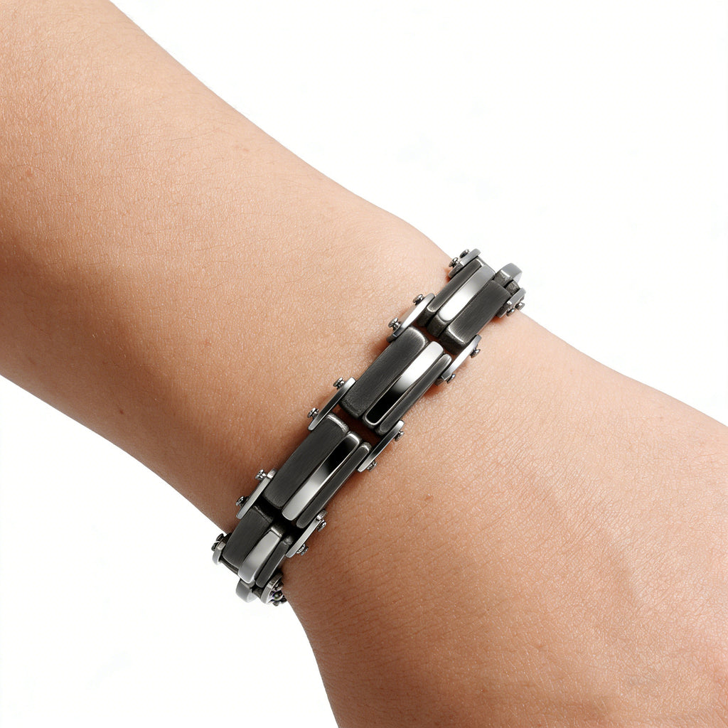 2005 |M| Stainless Steel Geometric Link Bracelet