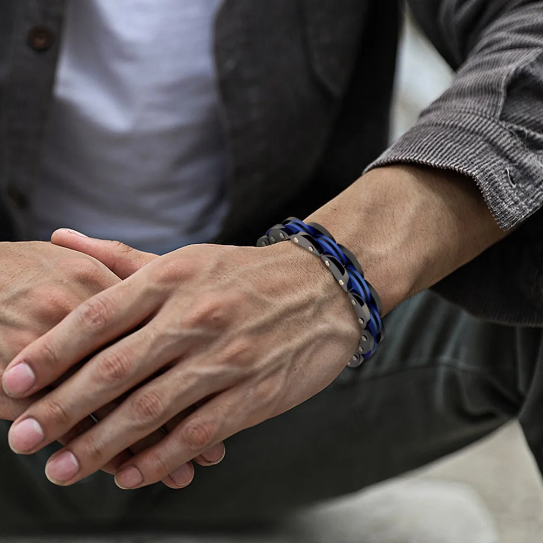 2009 |M| 316 Stainless Steel Black & Blue Link Bracelet | 8.5 in